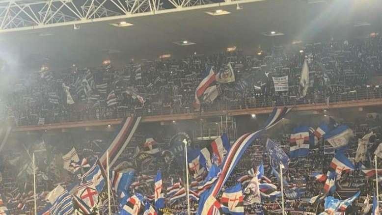 Sampdoria - Spezia, Tarenzi ammira la coreografia della Sud