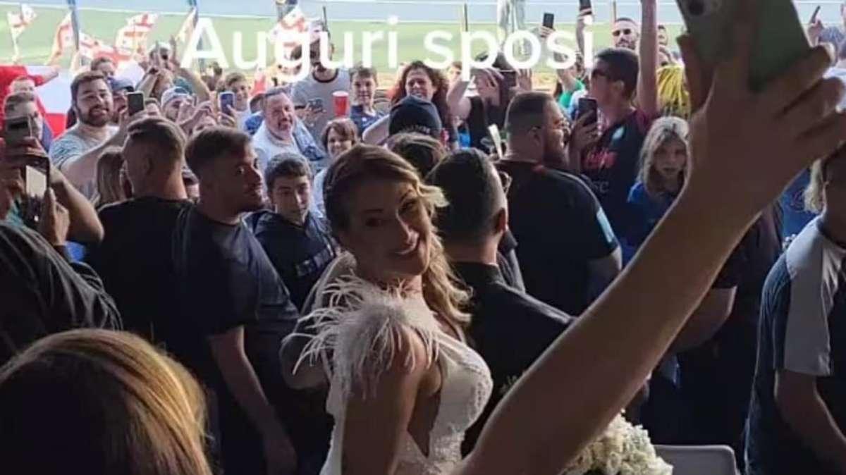 Napoli Sassuolo: un Daspo, 18 multati ma anche un matrimonio VIDEO
