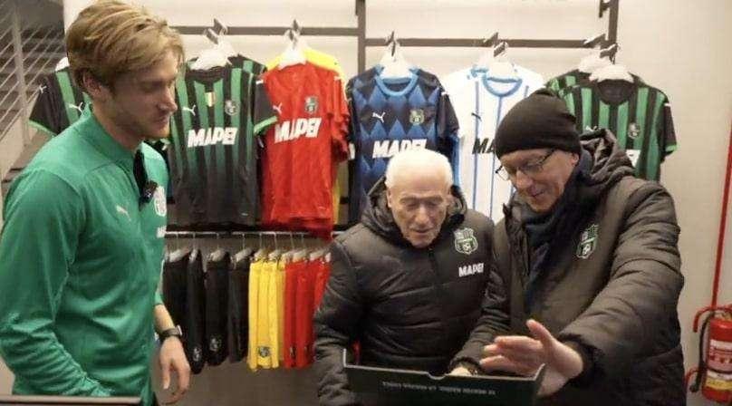 VIDEO - L'omaggio del Sassuolo Calcio a Silvano, l'abbonato più anziano della stagione