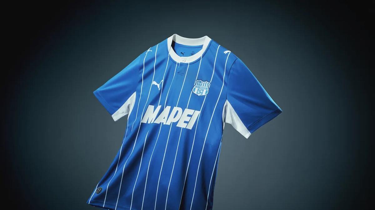 VIDEO e FOTO - Sassuolo, svelata la terza maglia blu Mapei 2026/27 al Cersaie