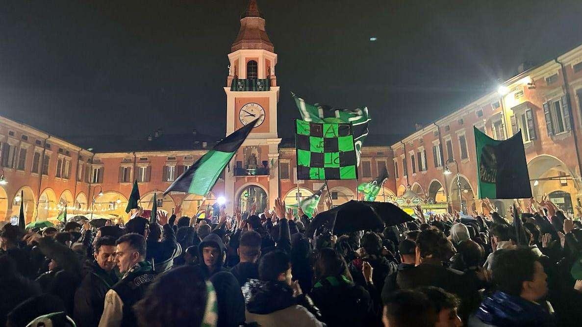 VIDEO - Sassuolo, è festa grande in Piazza Garibaldi! E a sorpresa arriva anche Paz