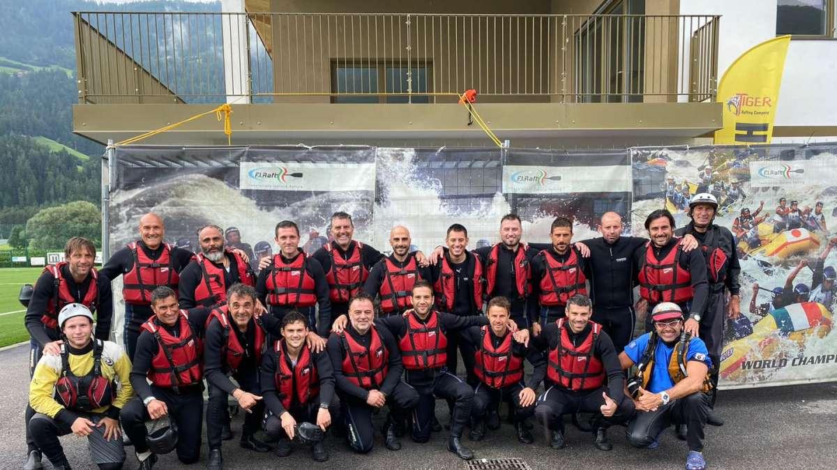 Sassuolo, pomeriggio di riposo. Dionisi, lo staff e il ds Rossi fanno rafting