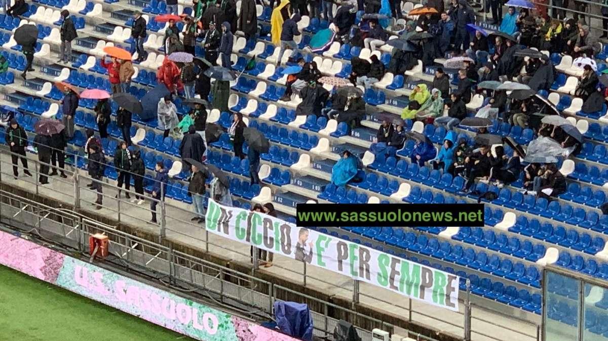 Sassuolo, striscione dei tifosi per Caputo: "Un ciccio è per sempre" - FOTO
