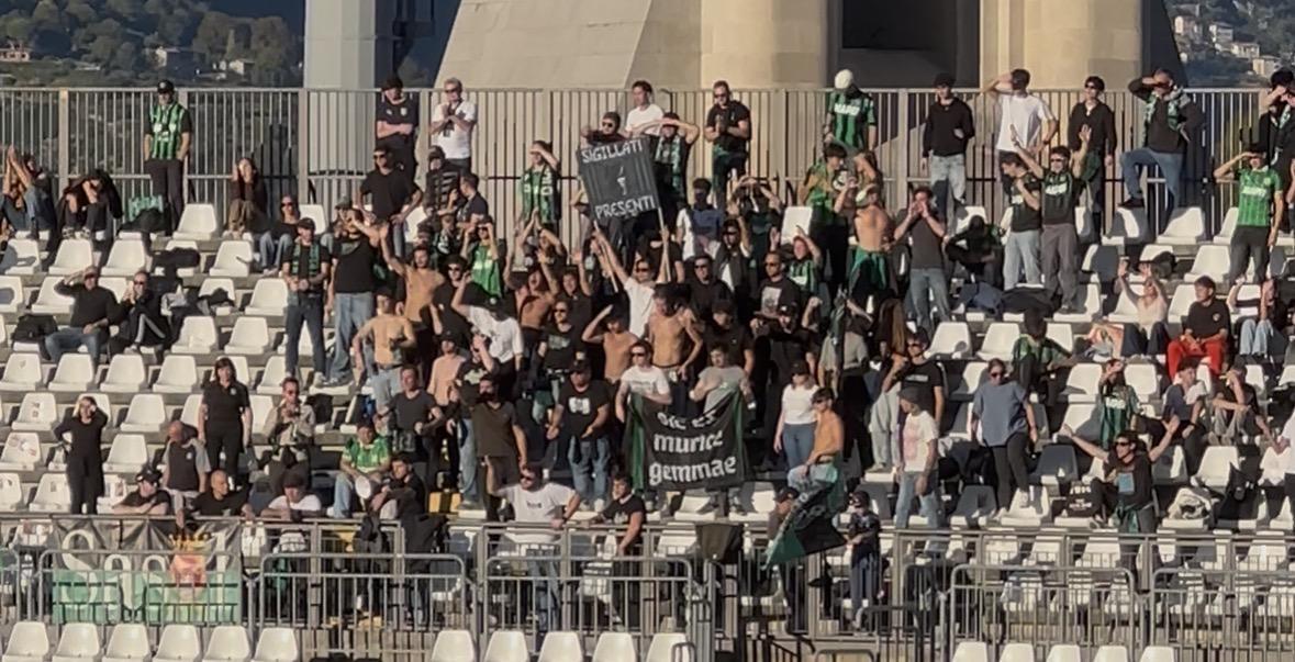 SN - Como-Sassuolo, confronto a fine gara: i tifosi richiamano la squadra e chiedono di più