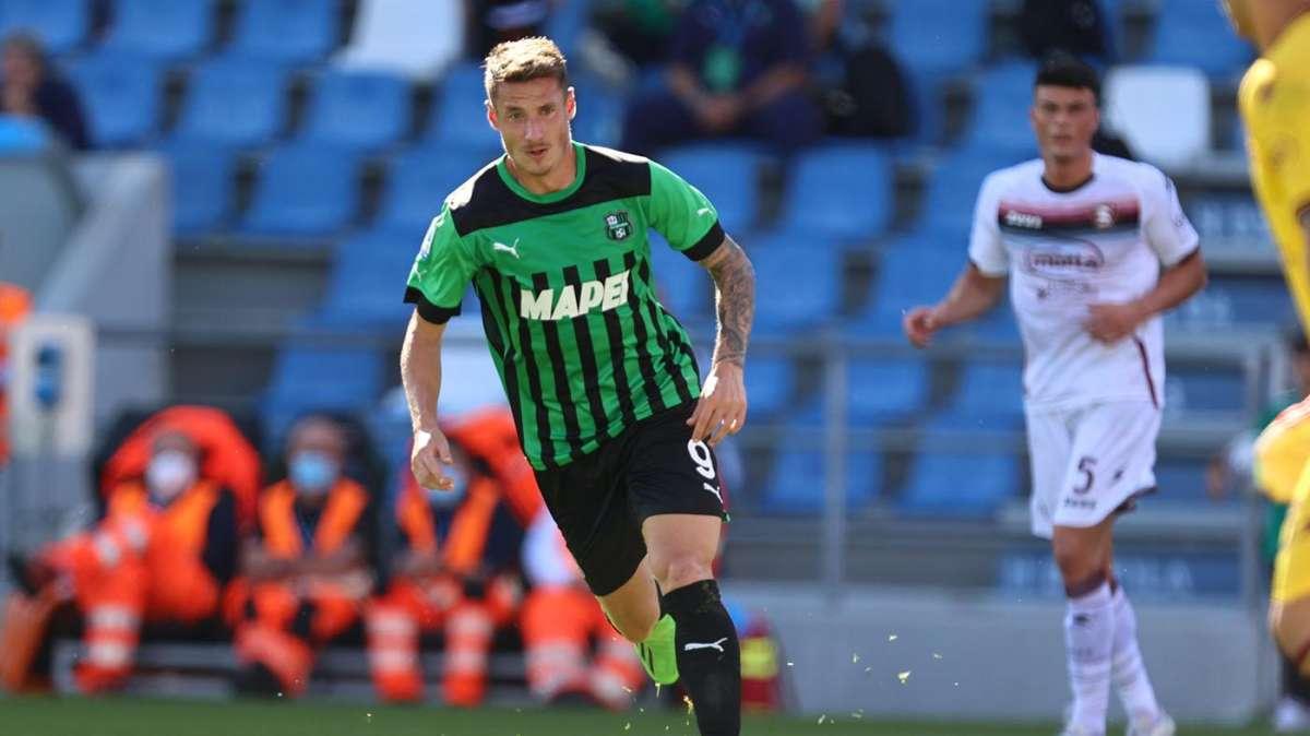 Pinamonti espulso: rosso diretto con l'Empoli, salta la Lazio. Cosa è successo