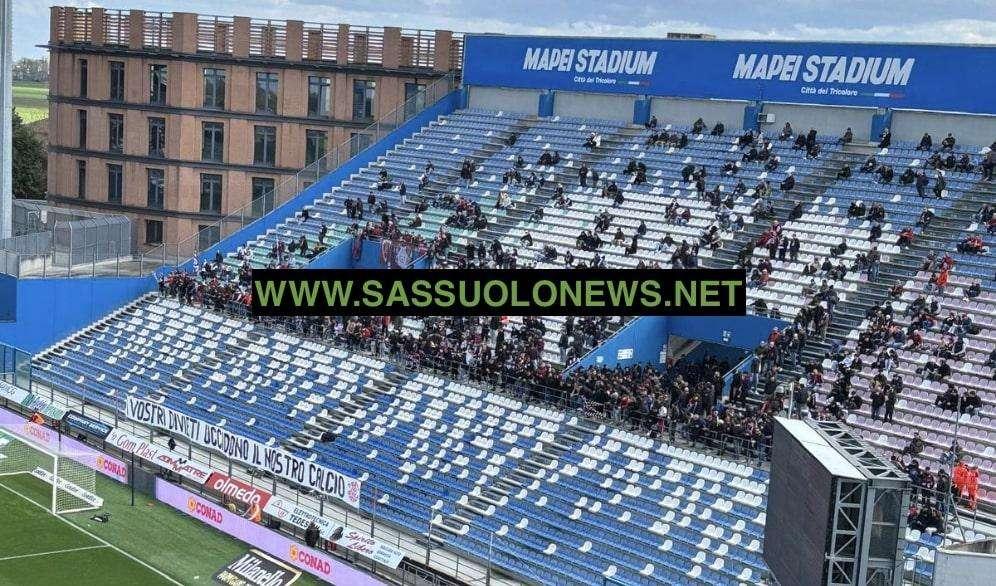 È già clima derby. Cori contro il Sassuolo e Mapei durante Reggiana-Sampdoria