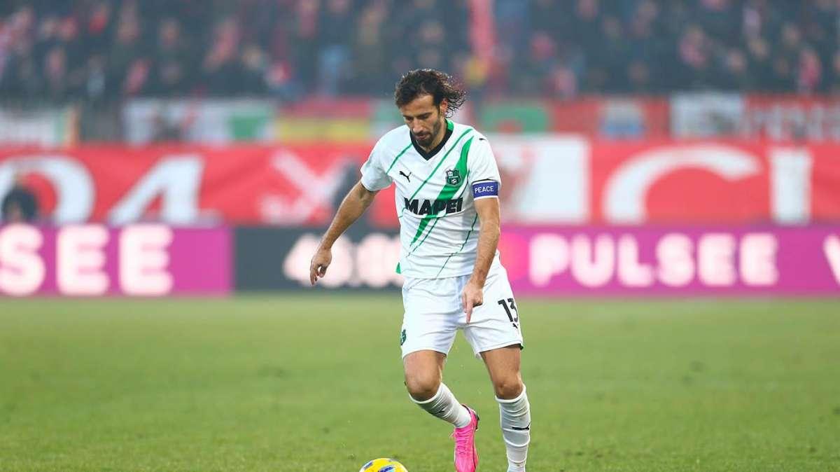 Ferrari Cremonese, anche il Cagliari sul difensore del Sassuolo: le ultime