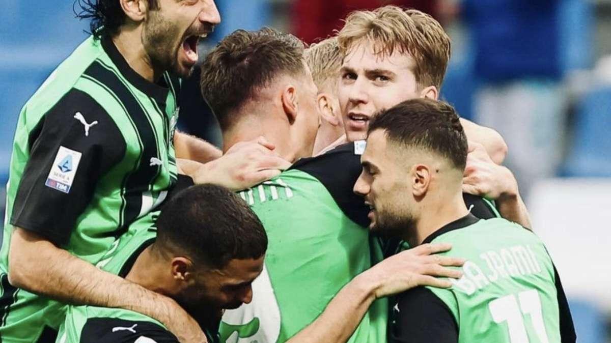 Calciomercato Sassuolo, il Como si inserisce per Thorstvedt e Bajrami