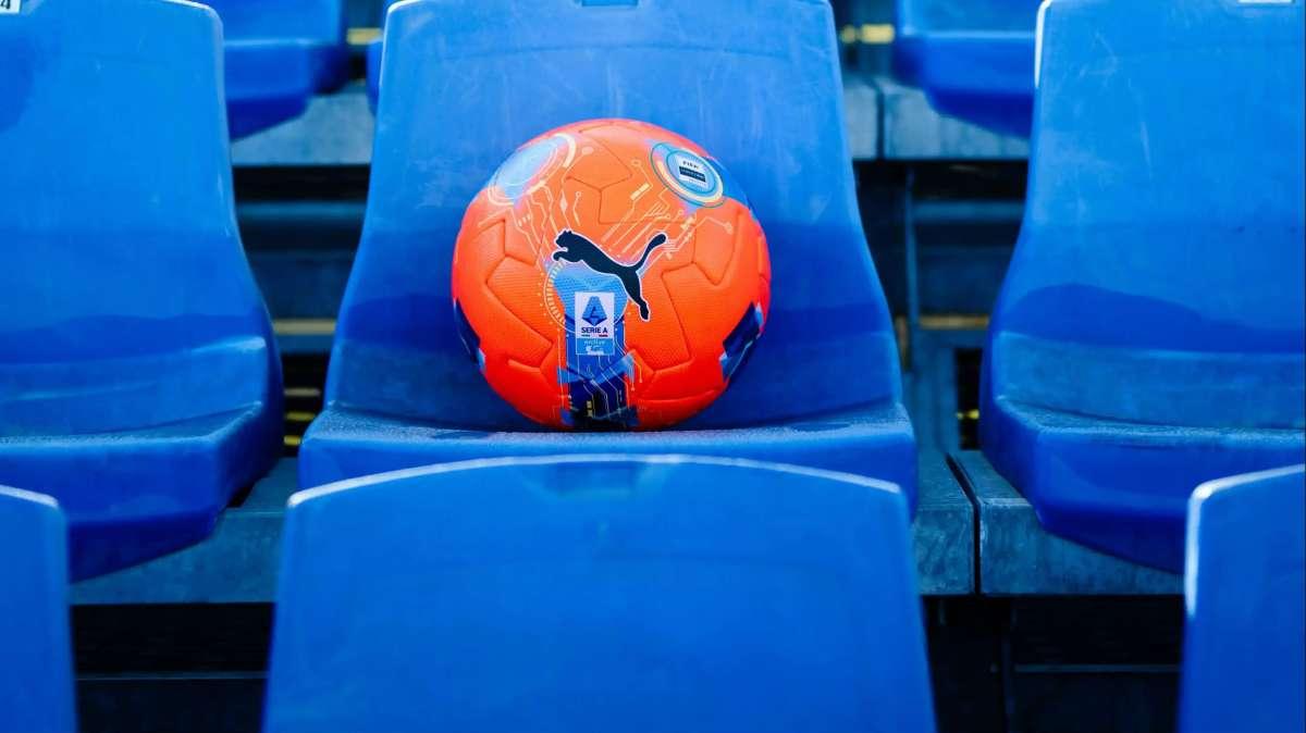 Sassuolo-Pisa: Serie A in campo con il pallone invernale Puma Orbita Hi-Vis
