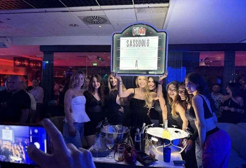 Sassuolo, da Francesca Fantuzzi a Ketrin Gjeka: le 'wags' neroverdi al Gilda per la festa promozione