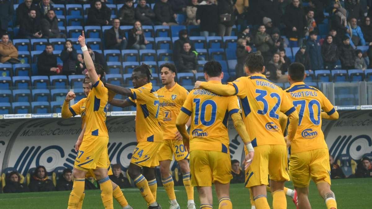Frosinone, ritorno in pullman dopo il rinvio del match con il Sassuolo: le ultime
