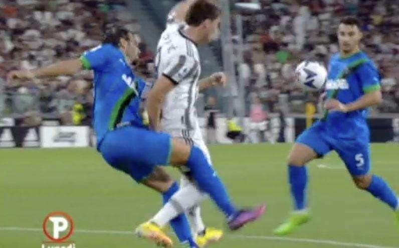 Bergonzi: "Vlahovic-Ferrari in Juventus-Sassuolo non è da rigore"