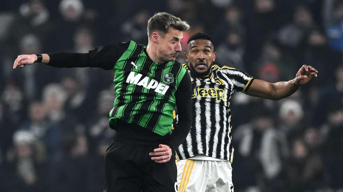 Juventus Sassuolo 3-0, pagelle quotidiani: Consigli il peggiore, Pinamonti sbatte su Bremer