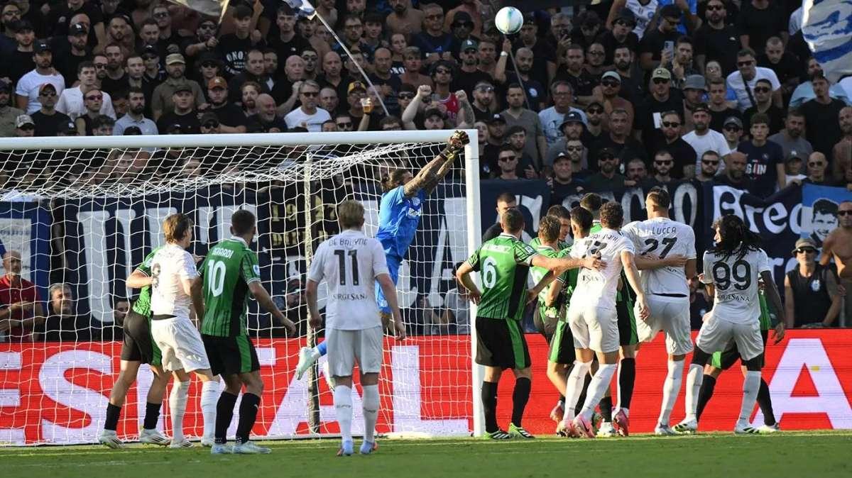 Sassuolo-Napoli 0-2, pagelle quotidiani: Turati incerto, Pinamonti-Koné bocciati