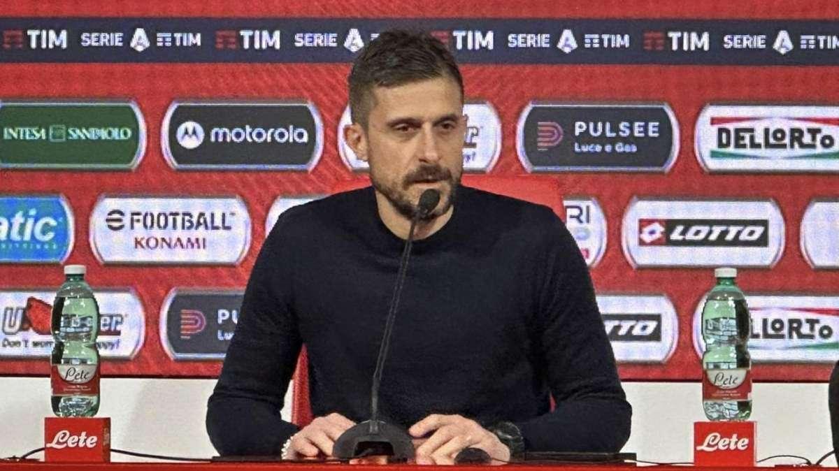 Conferenza Dionisi: "Chi ha esperienza deve dare di più, altrimenti ci saranno altre scelte"