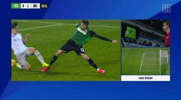Ex arbitro Dondarini: "Rosso a Hickey? Difformità di giudizio, il Var sbaglia"