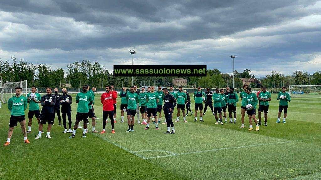 La carica dei tifosi del Sassuolo prima della Lazio: cori e festa al Mapei Center - VIDEO
