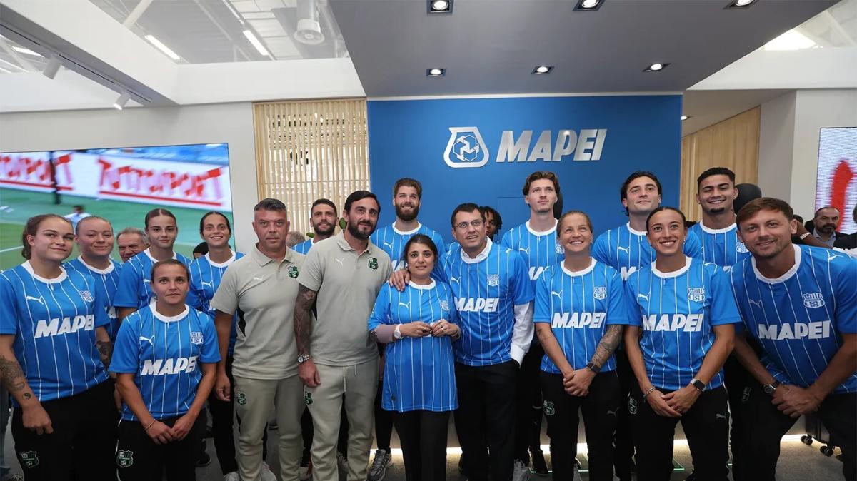 Sassuolo al Cersaie: visita allo stand Mapei e sorpresa con la nuova terza maglia