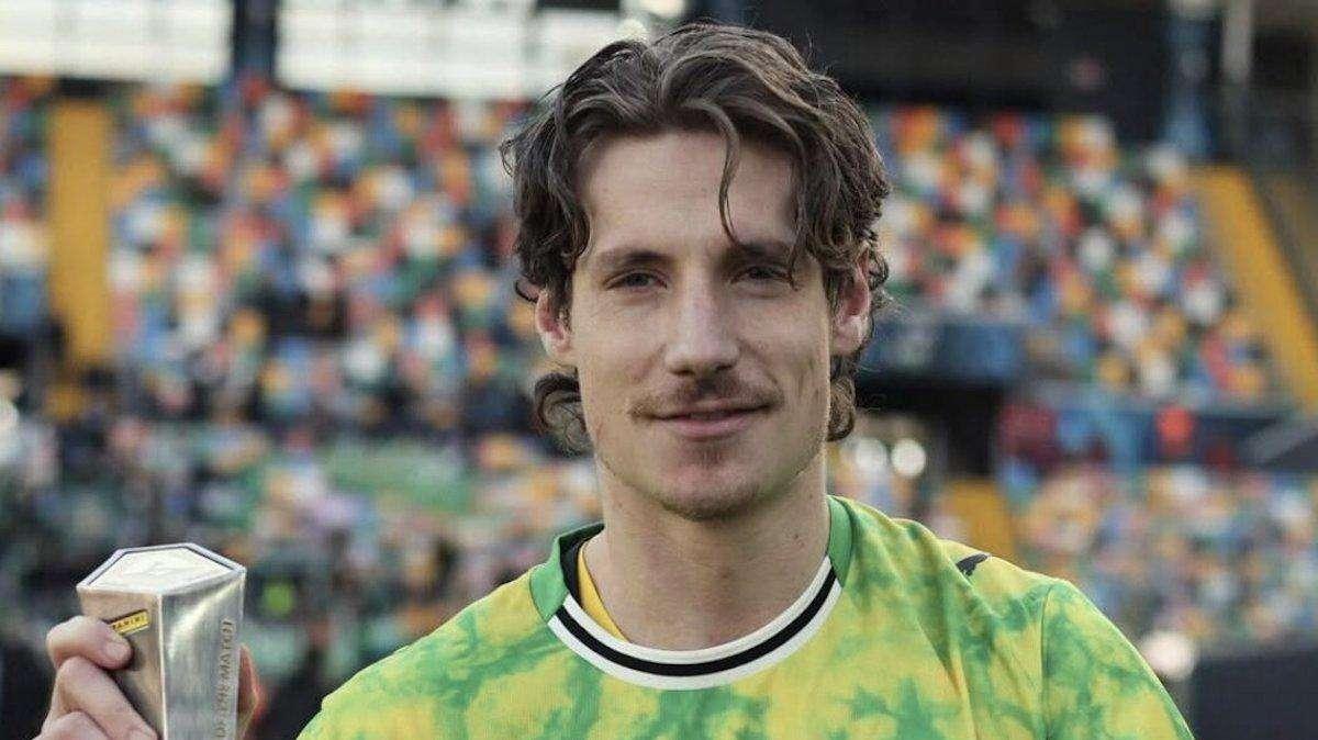 Pinamonti, 98 giorni dall’ultimo gol e il tacco del riscatto. Ma quel gesto contro i tifosi no