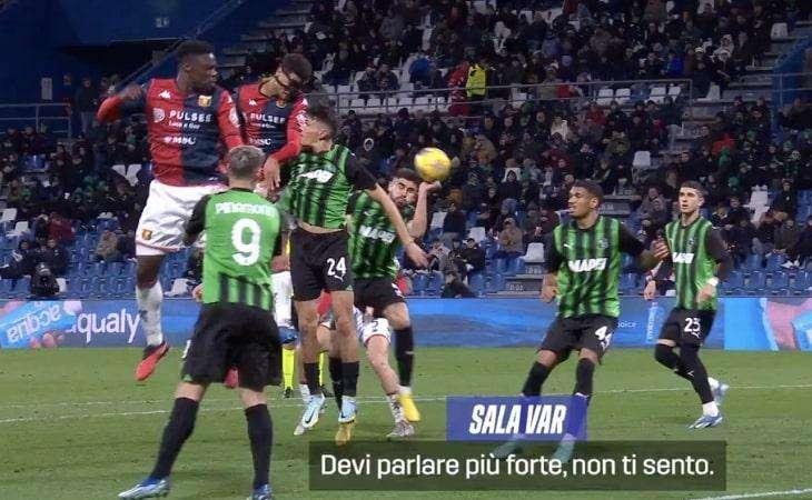 Erlic e il rigore per il tocco di mano in Sassuolo-Genoa: l'analisi di Open VAR VIDEO