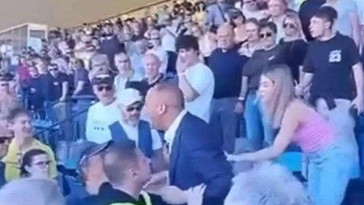 VIDEO - Modena Reggiana, nervi tesi in tribuna e insulti a Carmelo Salerno: cosa è successo