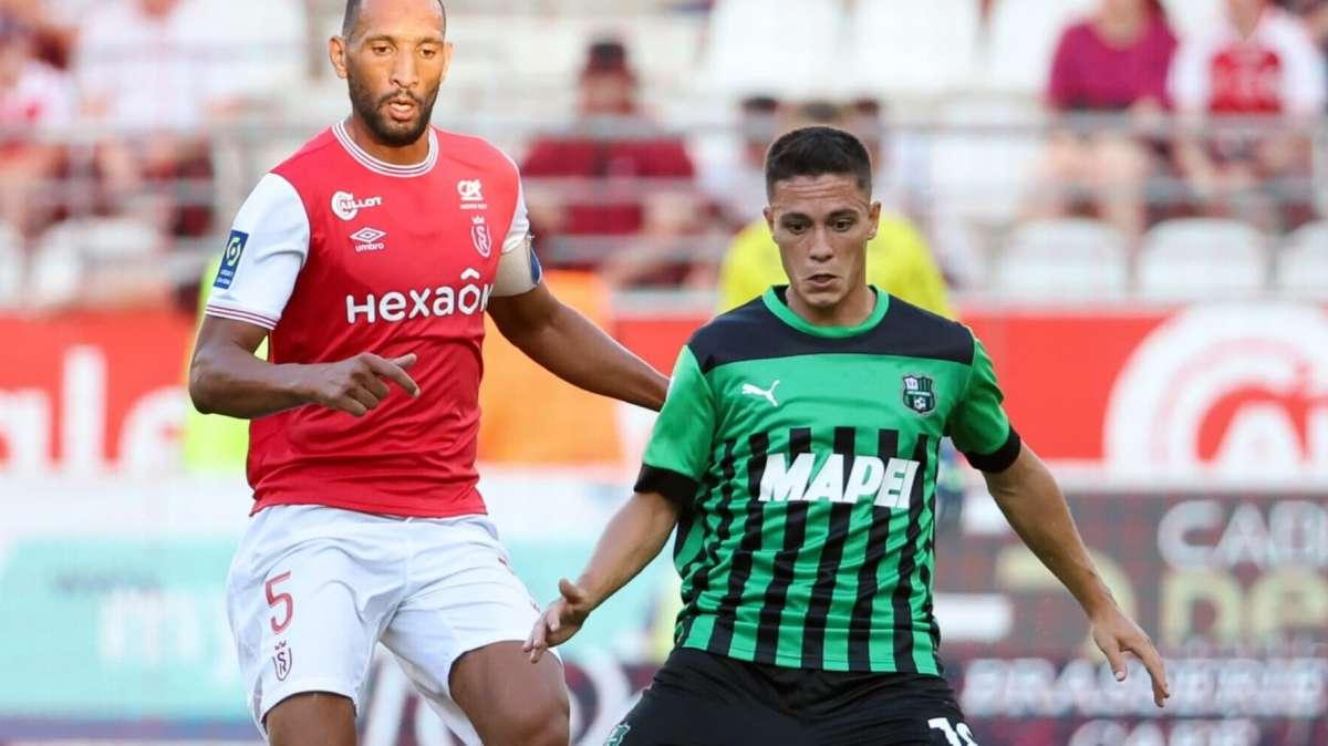 Raspadori Napoli, distanza minima ma Pinamonti al Sassuolo regala tempo