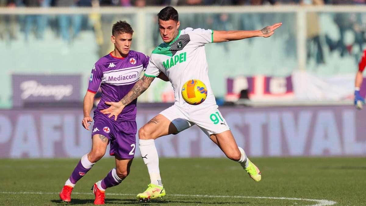 Calciomercato Sassuolo, l'agente di Scamacca a Firenze: i dettagli