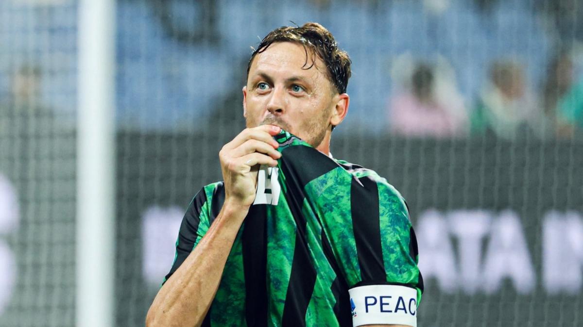 Sassuolo, il post per Matic è tutto un programma: "(ro)Ma(n)tić" e bacio allo stemma neroverde