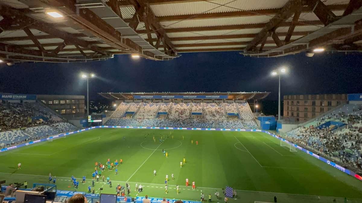 Sassuolo, festa al Mapei Stadium per i 3 punti con il gioco di luci - VIDEO