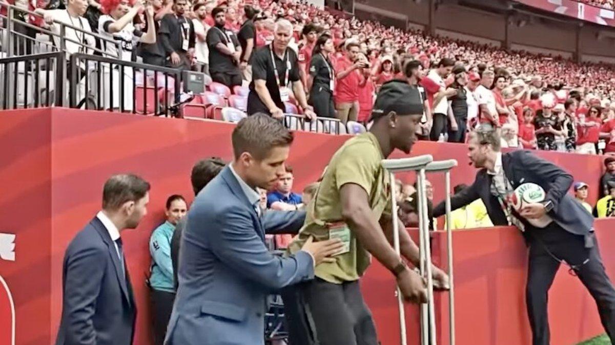 Koné, accoglienza da standing ovation: l’abbraccio commovente del Canada dopo l’infortunio