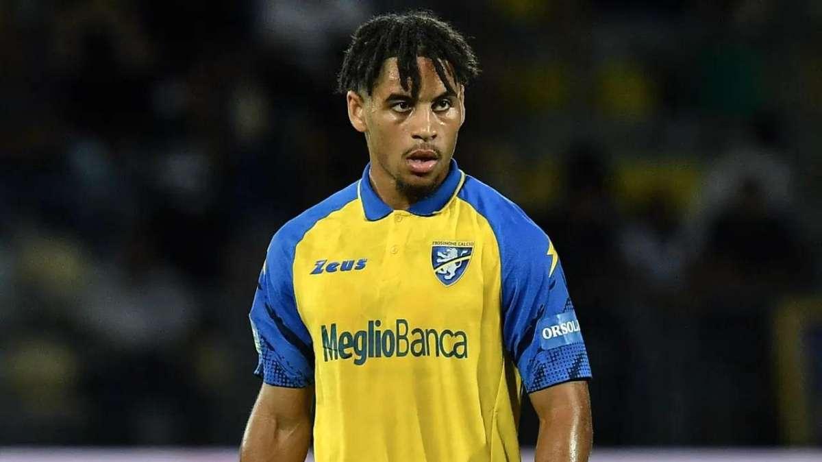 Calciomercato Sassuolo: osservato Anthony Oyono del Frosinone