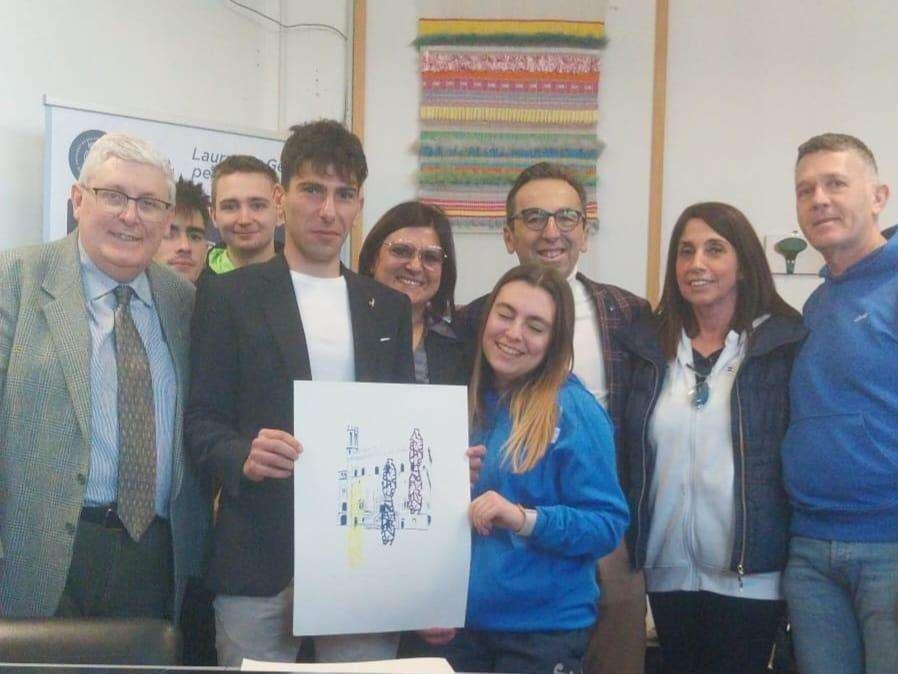 L'arbitro Federico Dionisi, prima di Sassuolo-Bari, a Gubbio per un incontro con gli studenti
