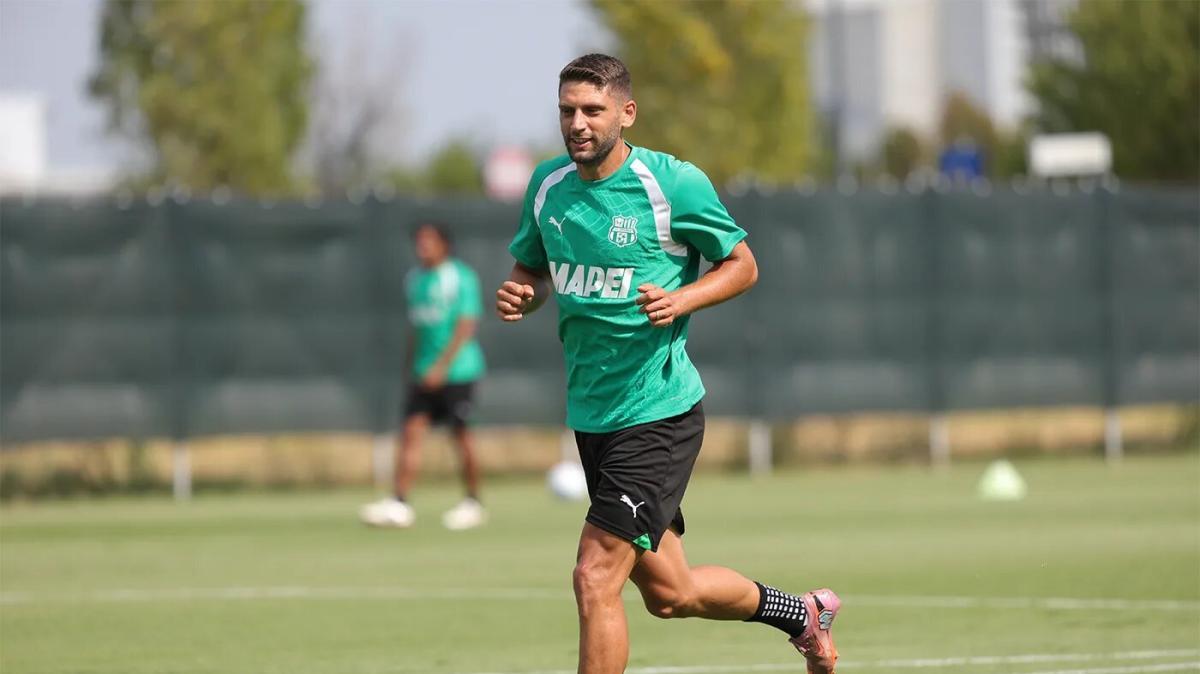 Sassuolo, secondo giorno di ritiro: infortunio alla caviglia per Berardi, torna a casa