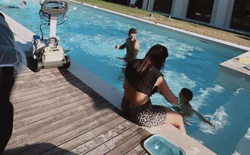 Il Sassuolo in campo con l'Atalanta, Berardi non c'è: Mimmo in piscina con la famiglia