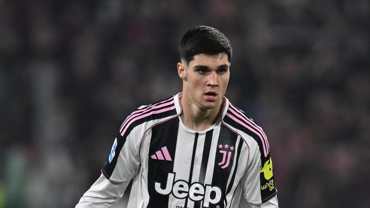 Calciomercato Sassuolo, Adzic in uscita dalla Juve: è sfida con Cagliari e Lecce
