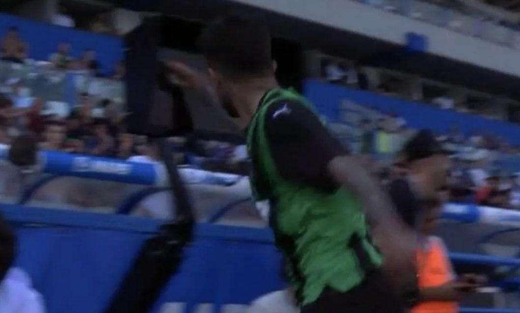 Matheus Henrique espulso in Sassuolo-Cagliari: pugno al VAR, ora rischia