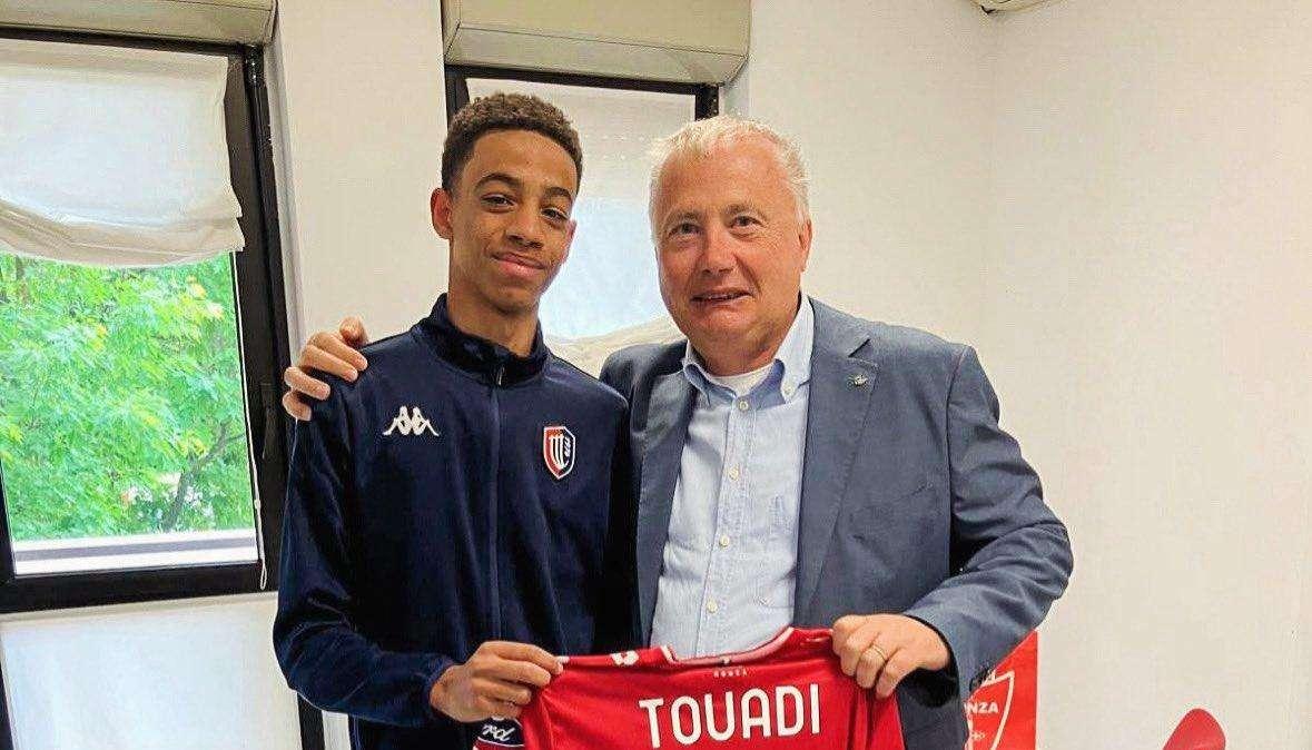 UFFICIALE - Il Sassuolo ingaggia Pierre Touadi, il difensore più richiesto d'Italia