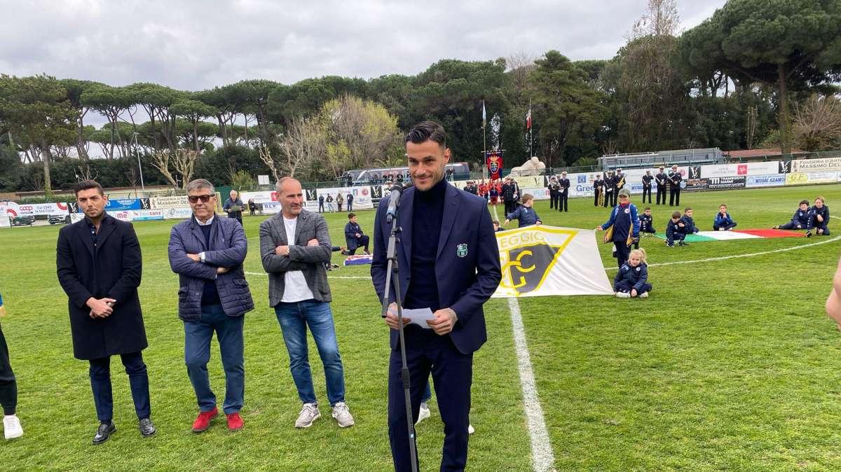 Gianluca Scamacca legge il giuramento alla 72° Viareggio Cup. Il testo