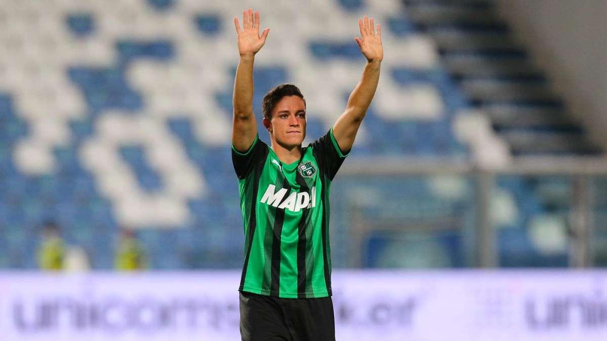 Raspadori saluta Sassuolo: "Dire grazie non sarà abbastanza, siete la mia famiglia"