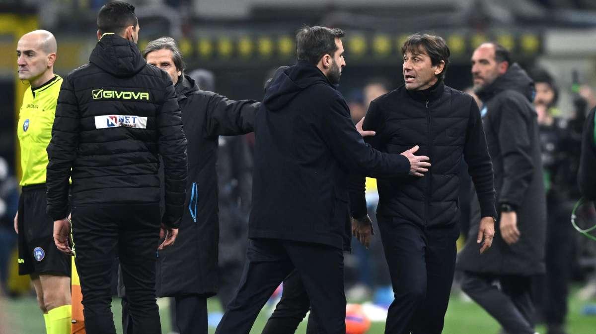 Conte squalificato, salta Napoli-Sassuolo. Due titolari neroverdi in diffida