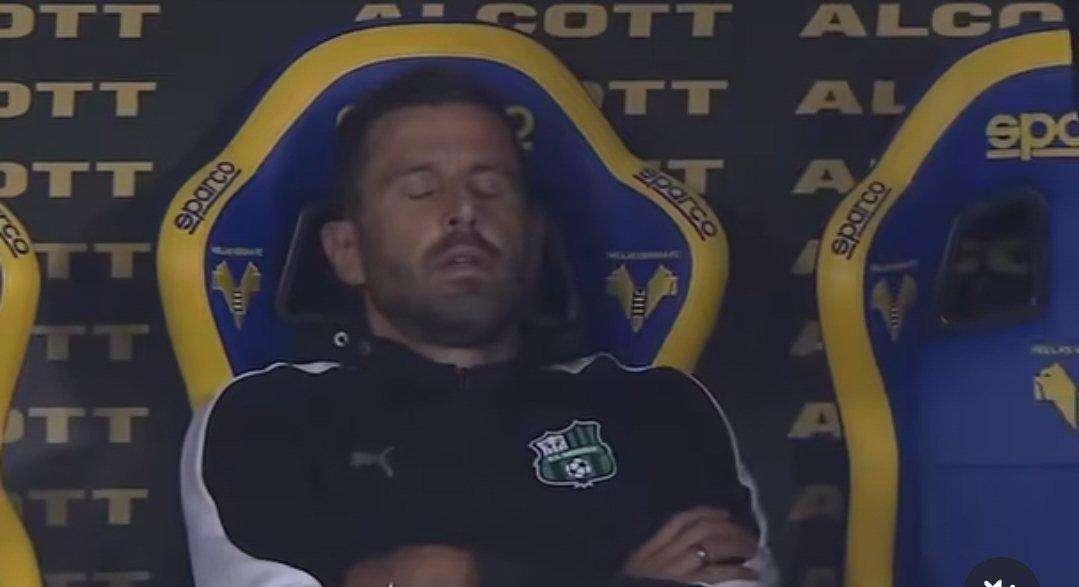 VIDEO - Grosso 'dorme' e non guarda il rigore di Pinamonti in Verona-Sassuolo