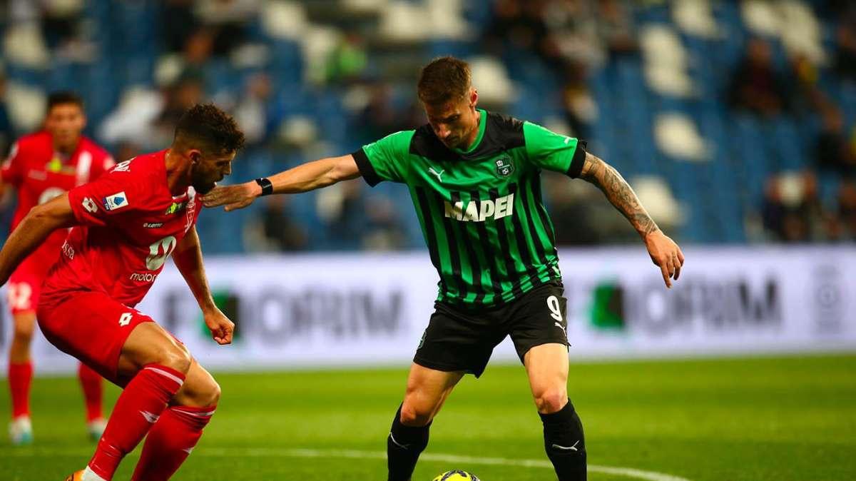 Sassuolo-Monza 1-2, pagelle quotidiani: Pinamonti e Bajrami non convincono