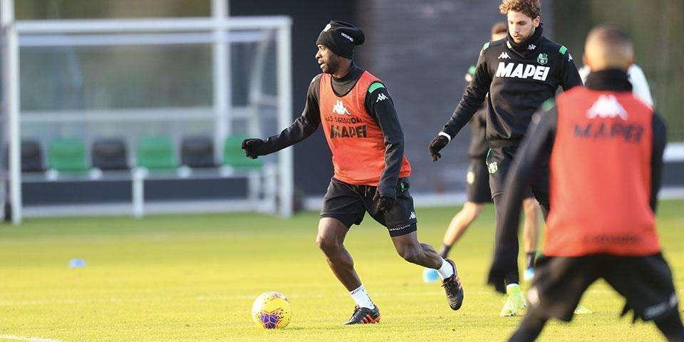 Sassuolo, -3 dall'Atalanta: tornano Chiriches e Defrel. A parte Obiang