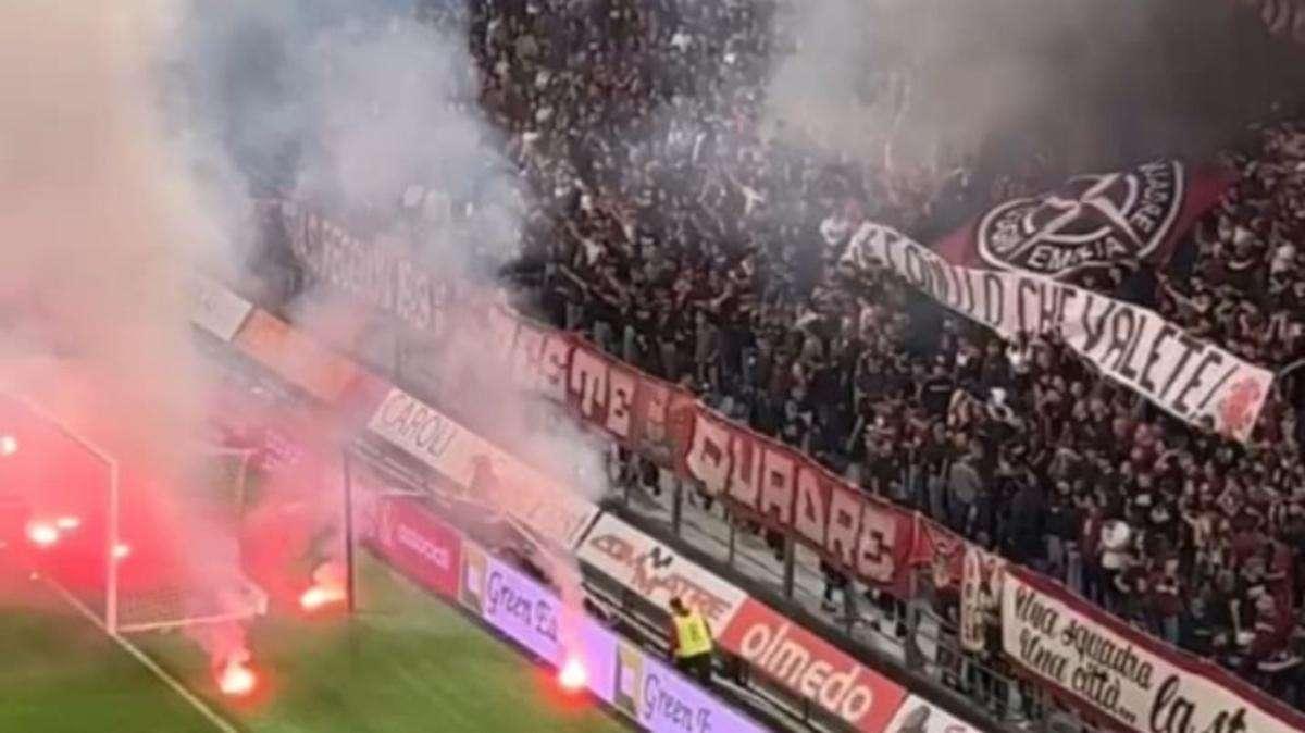 Reggiana, rabbia al Mapei: vittoria inutile con la Samp, retrocessione in Serie C con contestazione