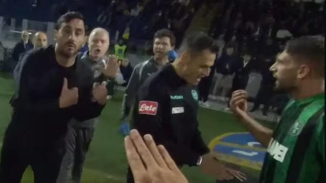 Frosinone-Sassuolo, Berardi incredulo: fuori un minuto anche senza l’ingresso dello staff medico