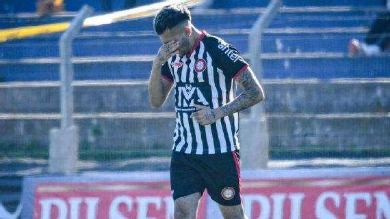 Schiappacasse, gol e lacrime per l'ex Sassuolo: "Lavoro per essere migliore"