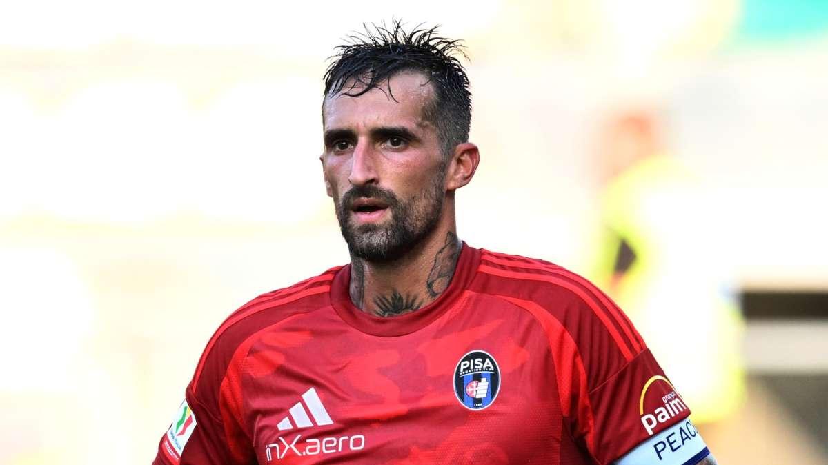 Il Pisa batte 2-1 la Carrarese con un gol all'87' e va in fuga col Sassuolo