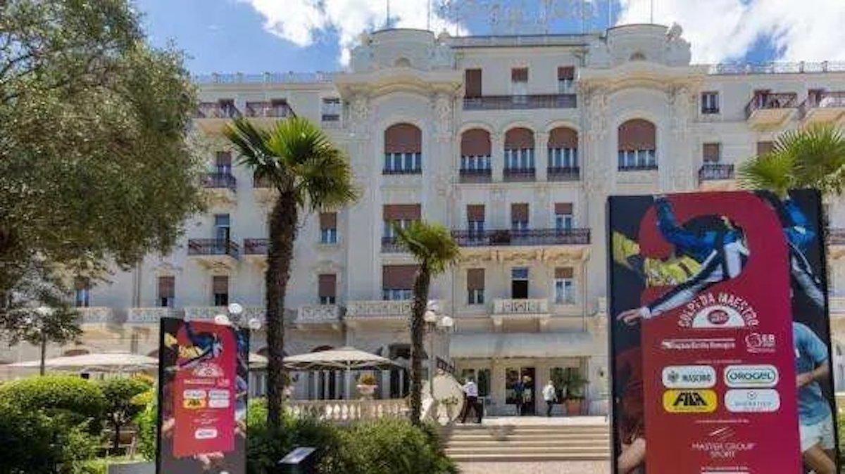 Calciomercato 2026/2027, oggi si alza il sipario al Grand Hotel a Rimini. E noi ci saremo