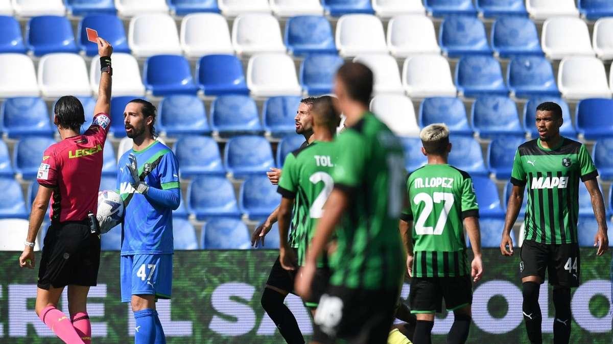 Sassuolo, pochi falli e troppi cartellini: nessuno come i neroverdi in Serie A
