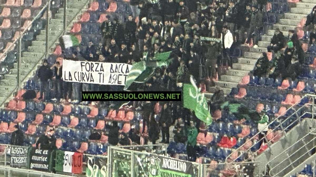 Sassuolo, lo striscione dei tifosi: "Forza Bacca, la curva ti aspetta" FOTO